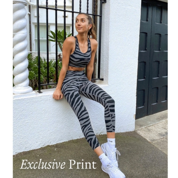 VARLEY Luna High Rise Legging in Steel Zebra - Picture 3 of 7